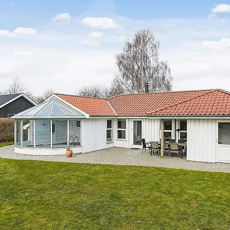 4 Star In Juelsminde Feriehus