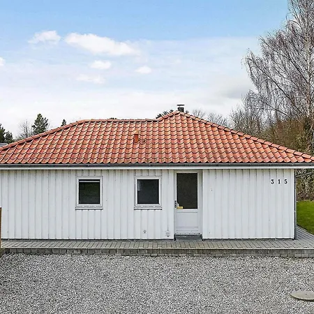 Feriehus 4 Star In Juelsminde Sonderby (Midtjylland)
